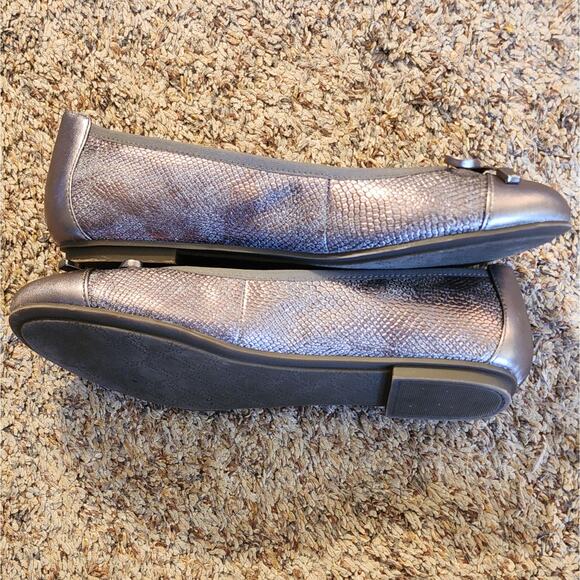 Vionic Minna 8W Pewter Snake Skin Ballet Flats Round Toe Vio-Motion Arch Support - Picture 6 of 8